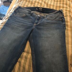 Hollister women’s classic jeans.